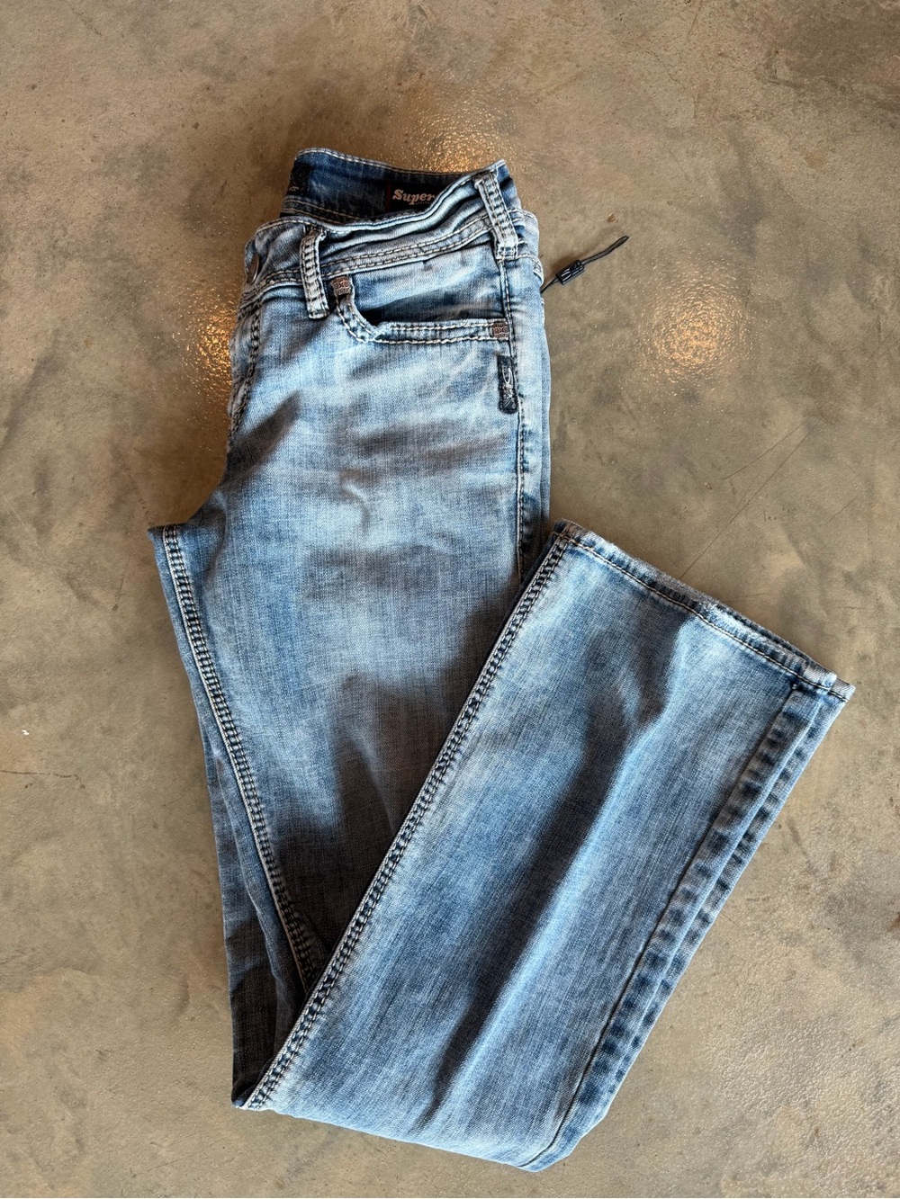 Silver Jeans Light Wash Women’s Straight Jeans - Picture 5 of 5